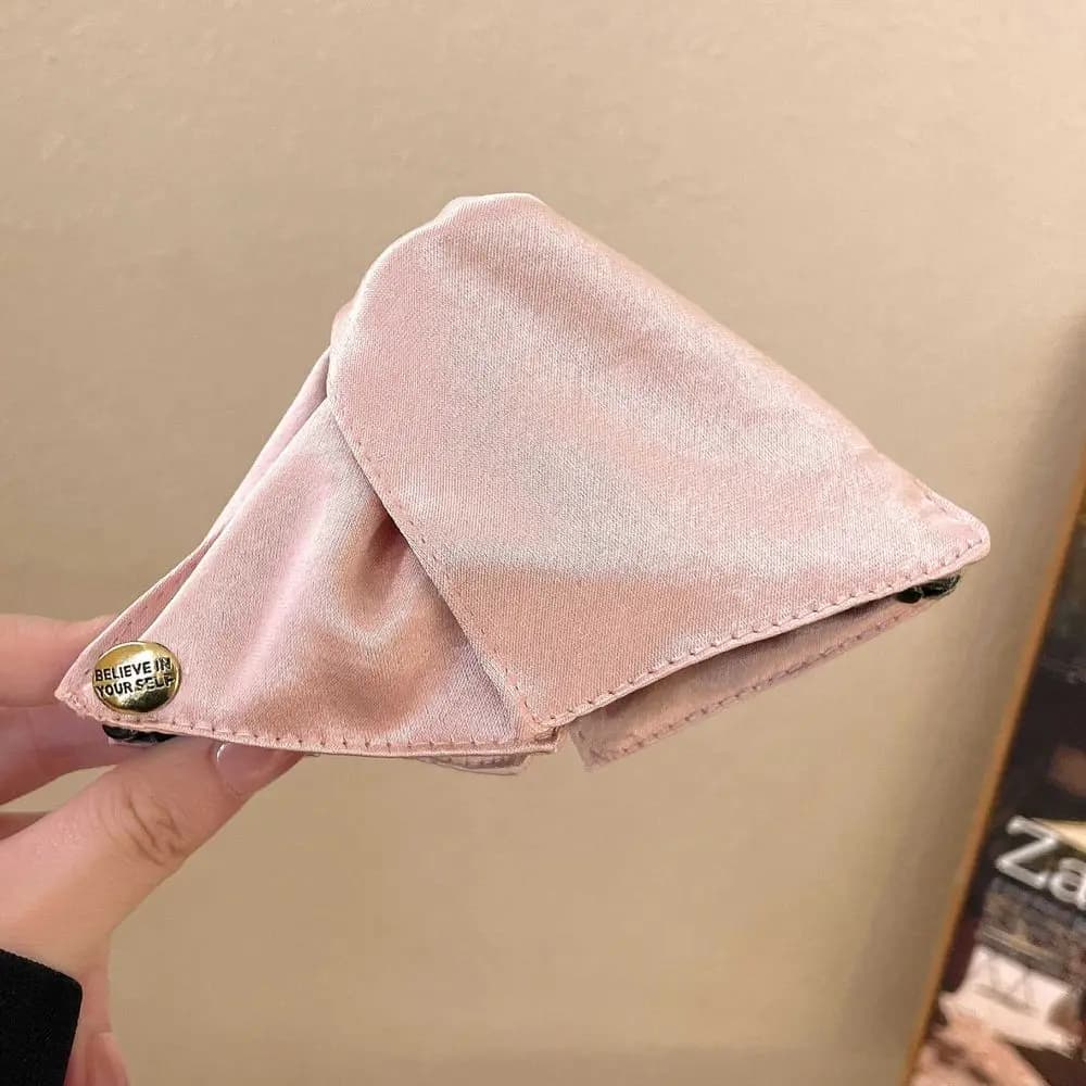 Temperament pearl grabber clip, high-end light luxury beaded satin shark clip, fashionable new hairpin hair accessory