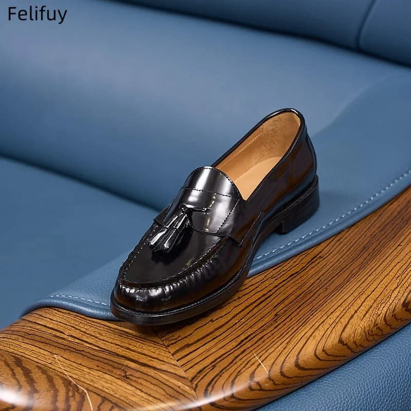Nuove Scarpe da Uomo in Vera Pelle Verniciata, Mocassini Primaverili con Nappine, Slip-on in Vera Pelle, Scarpe Casual ed Eleganti da Uomo