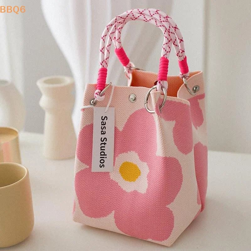*1Pcs Versatile Cute Knitted Handbag With 3D Magnetic Snap Handbag Clutch Bag