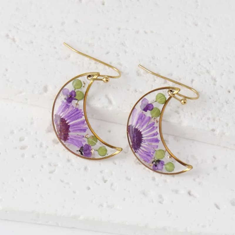 Cute Moon Earring Handmake Epoxy Resin Natural Flower Earrings Unique Moon Series Dried Flower Earrings Custom Jewelry Wholesale