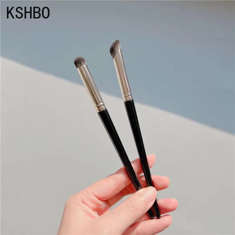 KSHBO 1/2Pcs pennello per fondotinta correttore pennelli per trucco Set ombretto ombretto correttore contorno crema pennello strumenti di bellezza per le donne