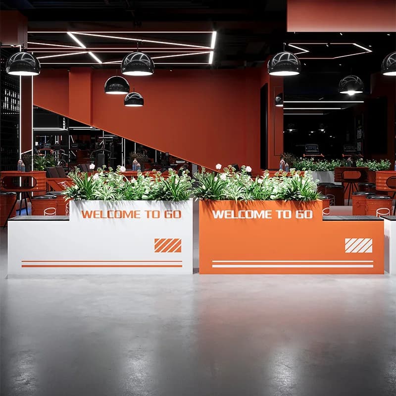 Combinazione di scatole di fiori in ferro battuto Dipartimento vendite Recinzione divisoria slot per fiori Pendolo esterno Strada commerciale
