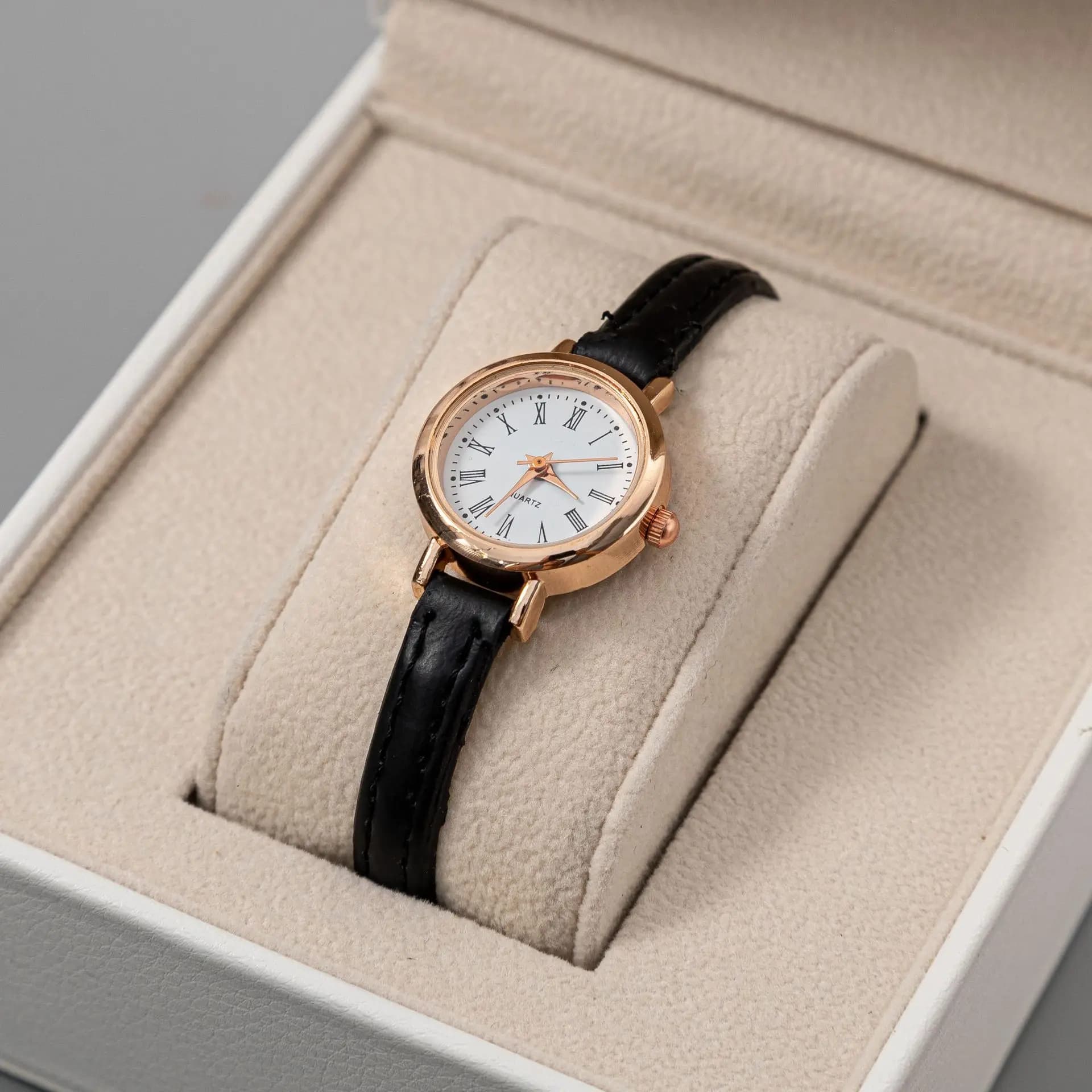 Orologi da donna semplici di nuova moda Orologio da studente in pelle Orologio da polso al quarzo di lusso da donna Orologio da donna con quadrante rotondo piccolo Reloj Mujer