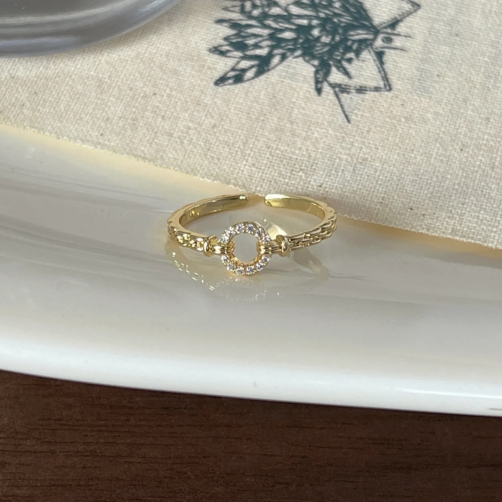 Anello da donna in stile francese, non sbiadito, lusso leggero, nicchia, fascia alta, elegante, anello per dito indice regolabile, nuovi gioielli alla moda