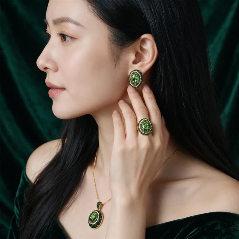 Personality Vintag Green Crystal Pendant Necklace Earrings Rings for Women Fashion Charm Jewelry Chain Collar Choker Accessories