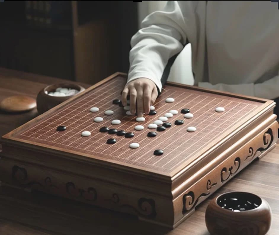 Go Weiqi Baduk set completo comprese scacchi e pezzi degli scacchi.