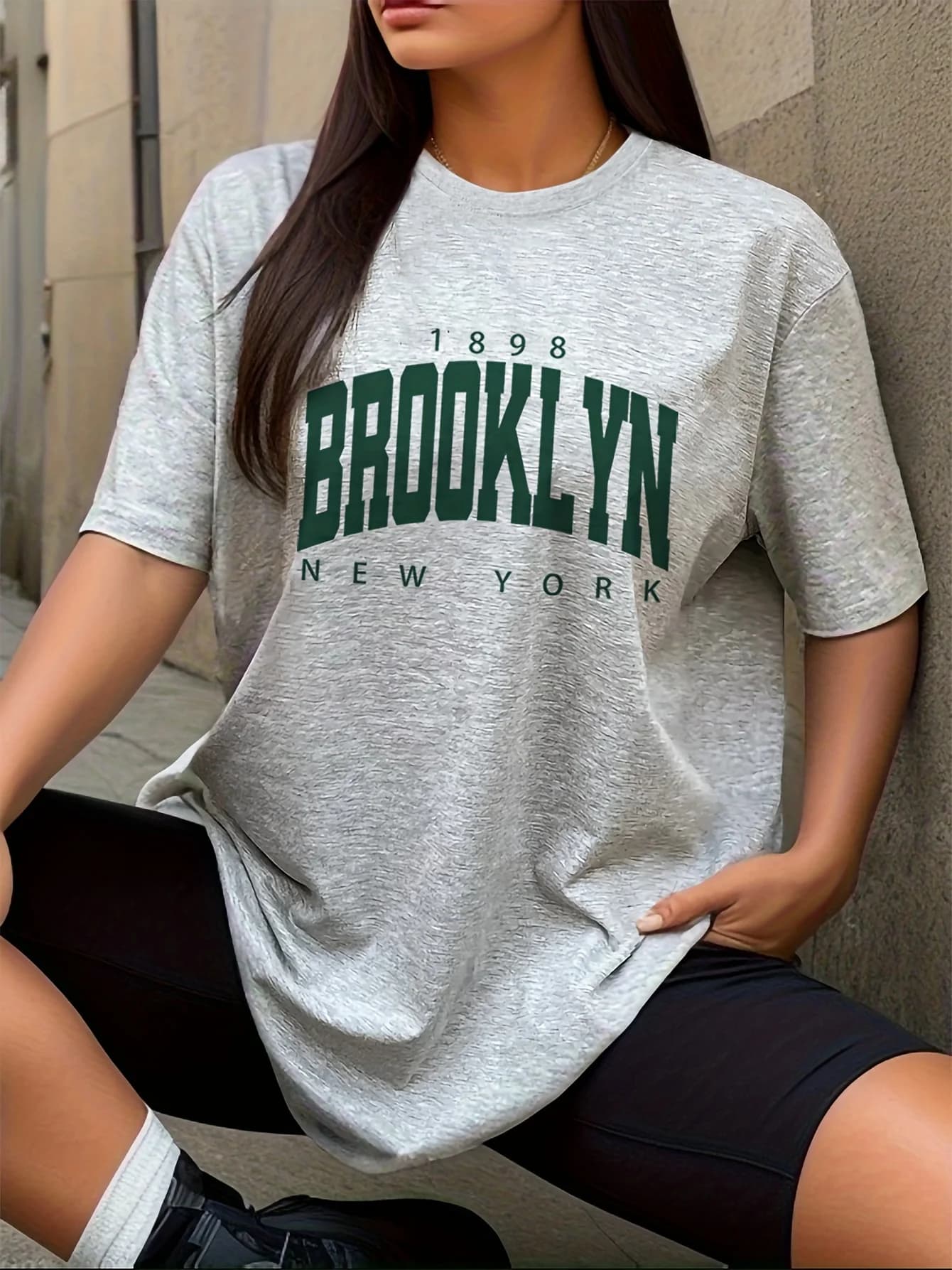 T-shirt da donna con stampa Brooklyn 1898 - Top casual leggero e traspirante a maniche corte con scollo rotondo per un look elegante primaverile ed estivo