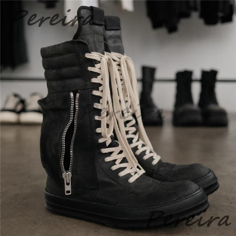 Scarpe da ginnastica alte piatte in pelle scamosciata nera per uomo Design tascabile Punta tonda Stivali corti con cerniera con cinturino incrociato Autunno Inverno Nuove scarpe maschili