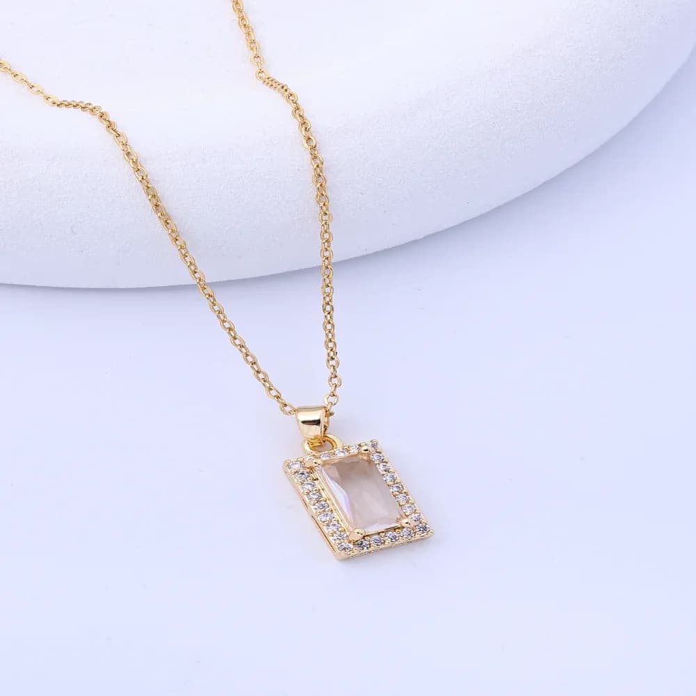 Bellissima collana da donna, pendente con geometria zircone stile dolce e fresco, collana in acciaio al titanio dal nuovo design di nicchia, regalo perfetto