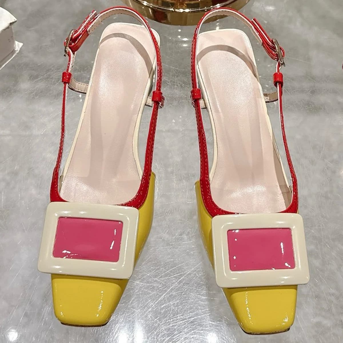 2026 Scarpe con tacco a blocco da donna, con fibbia quadrata e design color block, eleganti e facili da indossare per tutti i giorni e appuntamenti YYT25022822