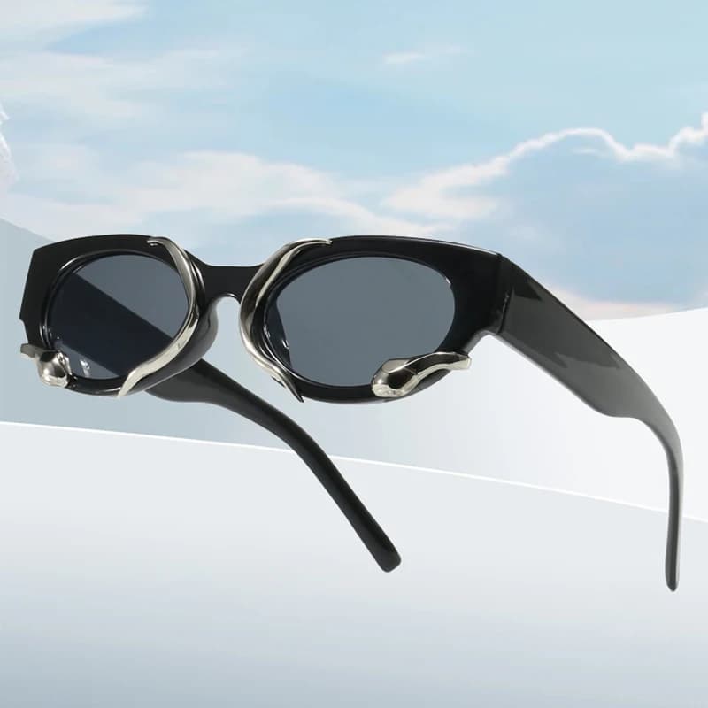 Y2K Oval Sunglasses for Women UV400 Unique Snake Metal Decor Frame Fashion Party Street Trendy Shades