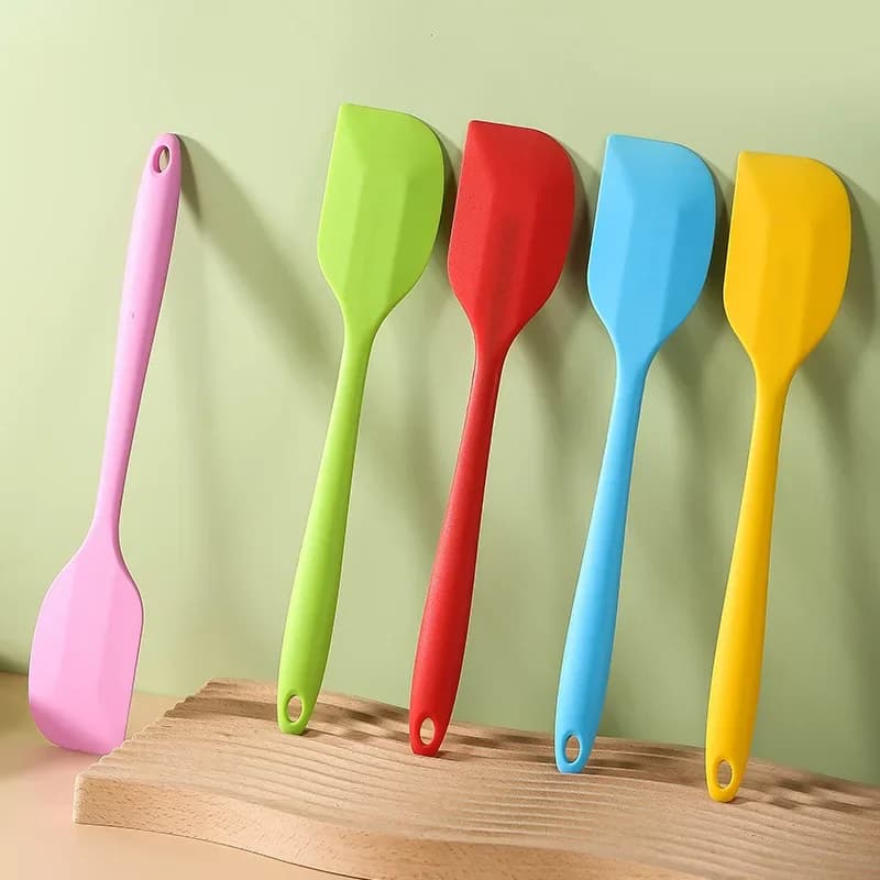 1 Pezzo Piccolo Cucchiaio in Silicone Resistente al Calore con Manico Integrato, Raschietto in Silicone Colorato, Spatola per Crema e Torte, Utensile da Cucina per Pasticceria