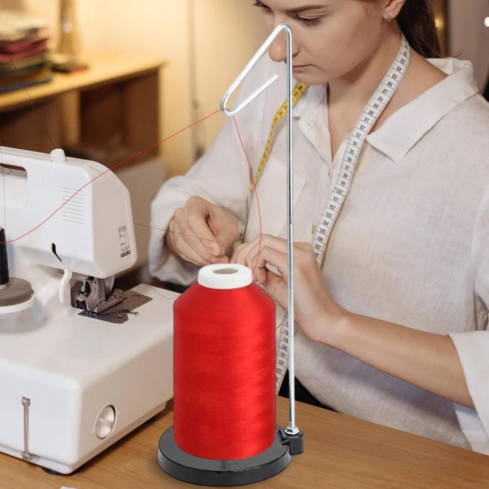 Porta Rocchetti in Metallo Resistente per Macchina da Cucire, Supporto per Filo per Appassionati di Quilting, Ricamo, Professionisti e Hobbisti