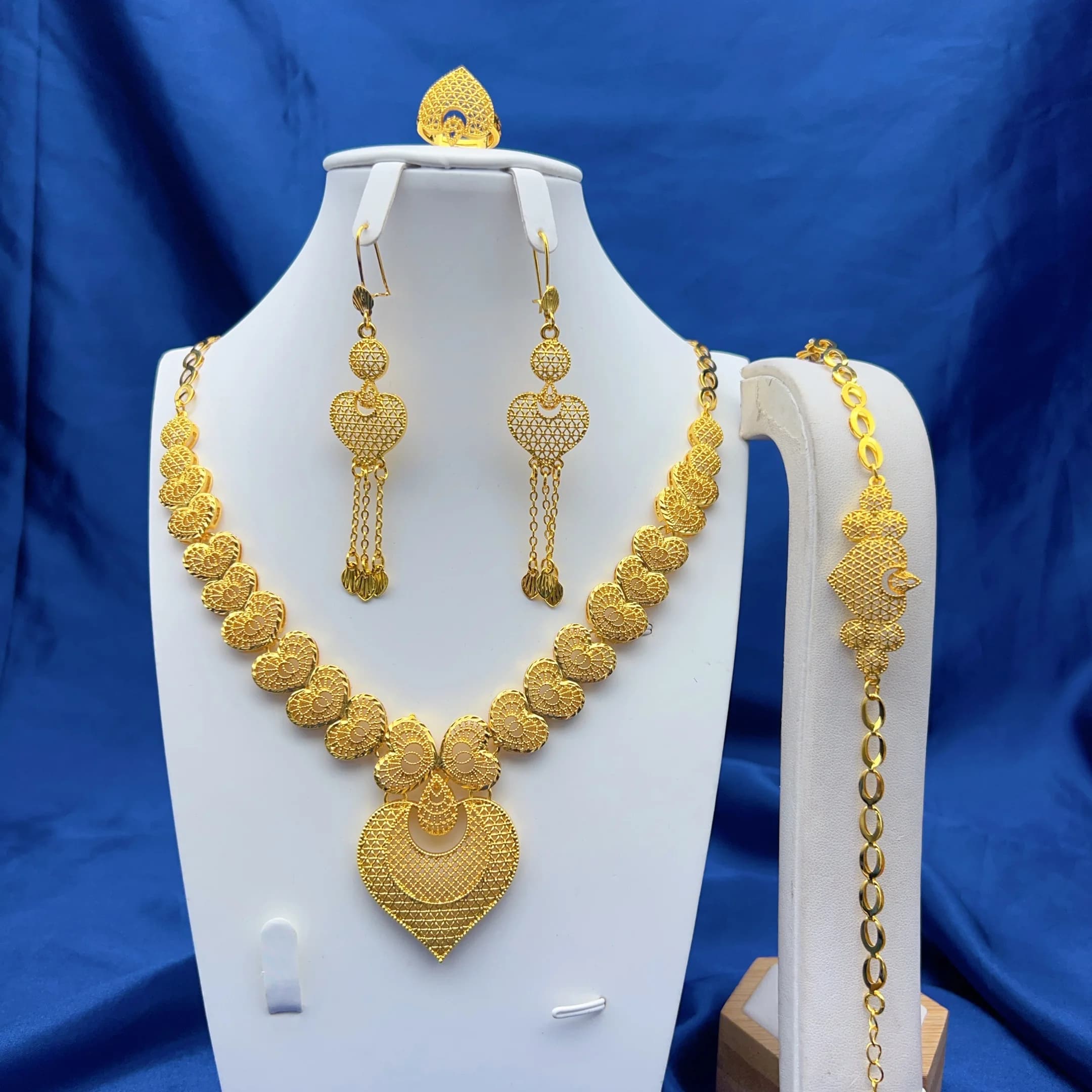Set di gioielli da sposa in oro 24 carati di Dubai per donne, collana a forma di cuore, bracciale, orecchini e anello in stile nigeriano ed etiope, idea regalo per feste.