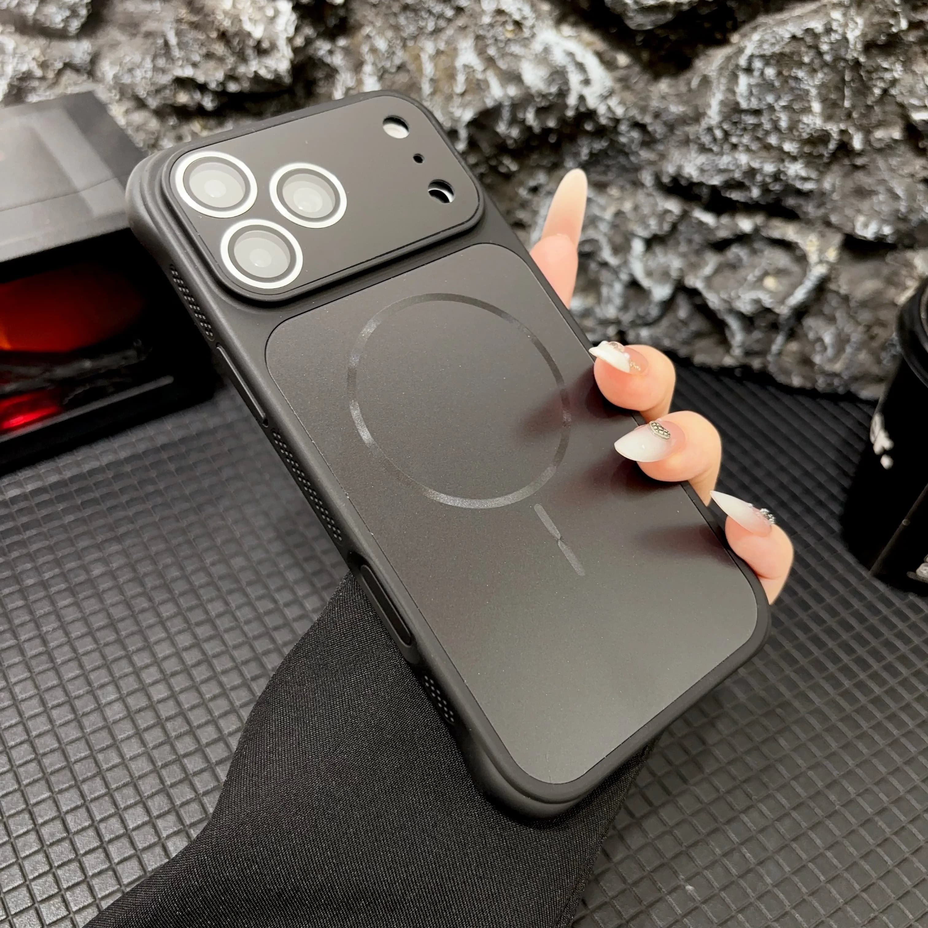 Bumper Magnetic Phone Case for Apple iPhone 13 14 15 16 17 18 Pro Max Heat Dissipation Raised Camera Protection For MagSafe