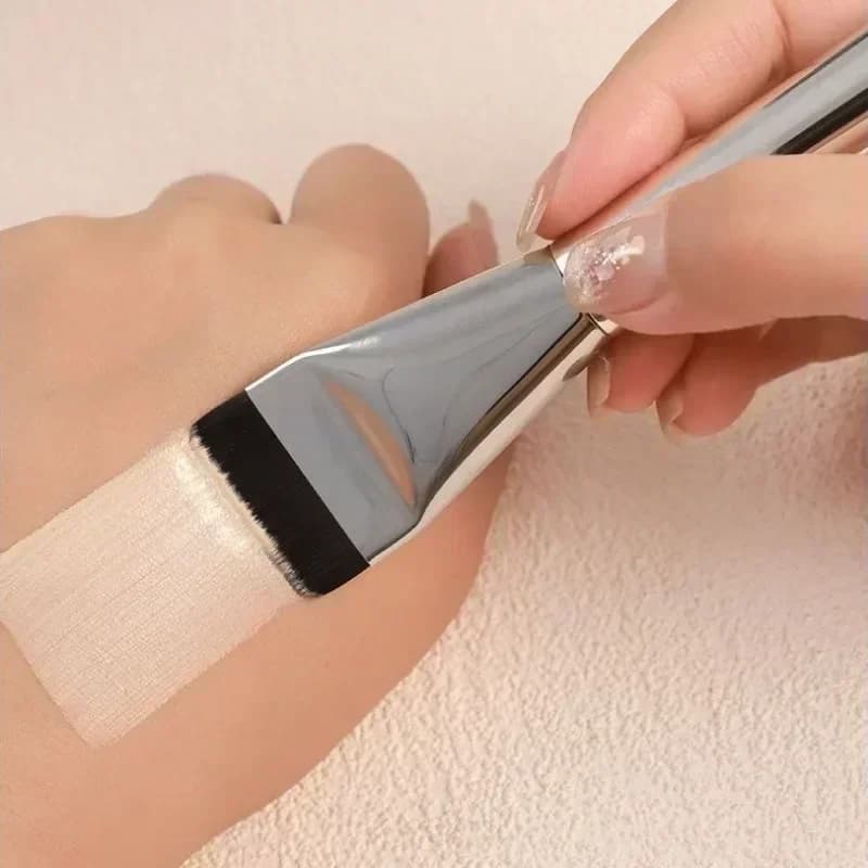 Pennello per fondotinta ultra sottile da 1 pezzo Pennelli per contorno viso sottili e leggeri Pennello per contorno piatto Pennello per fondotinta in crema per sfumare