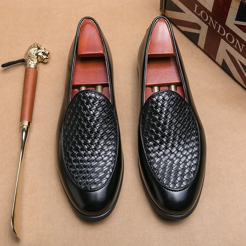 Scarpe da sposa formali stile britannico da uomo mocassini slip on da uomo tendenza nappe scarpe in pelle scarpe eleganti da uomo scarpe da lavoro uomo