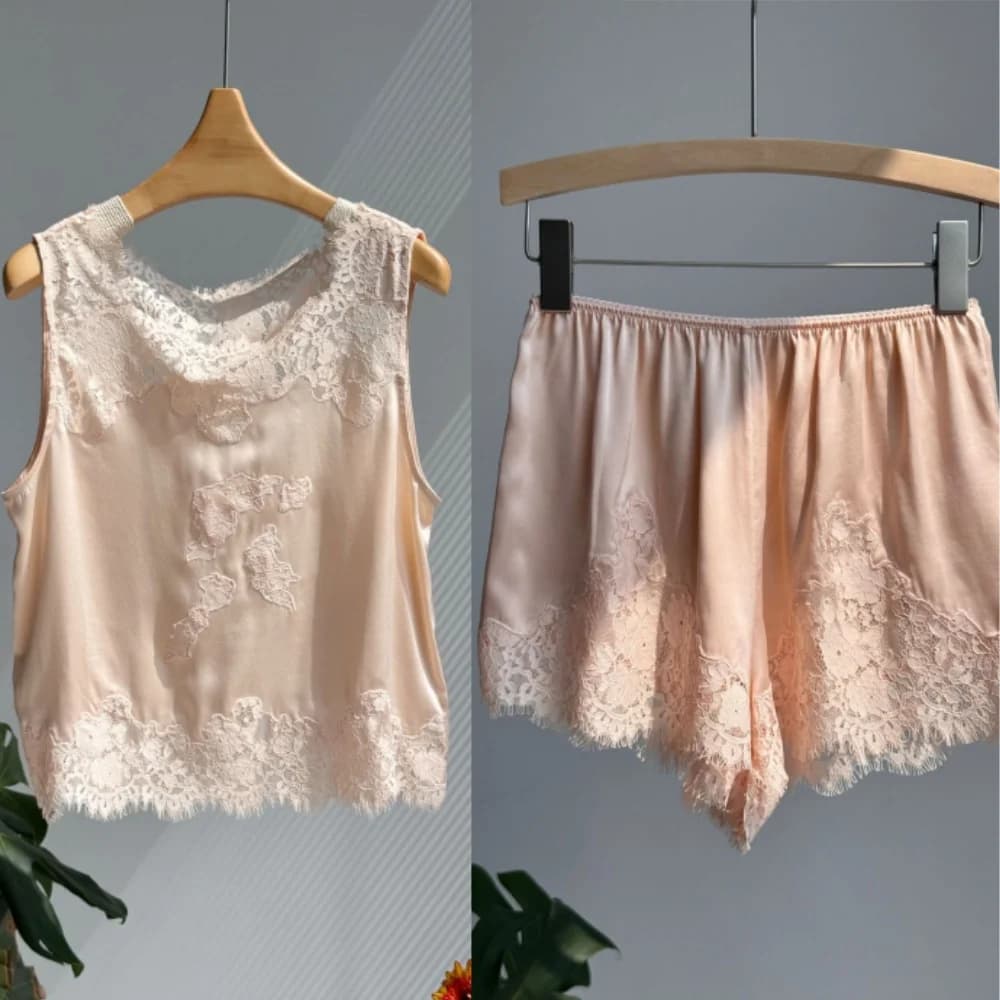 Women's Lace Patchwork 2-Piece Set Round Neck Sleeveless Vest + Elastic Waist Shorts Fashion 100% Silk Pink Suit