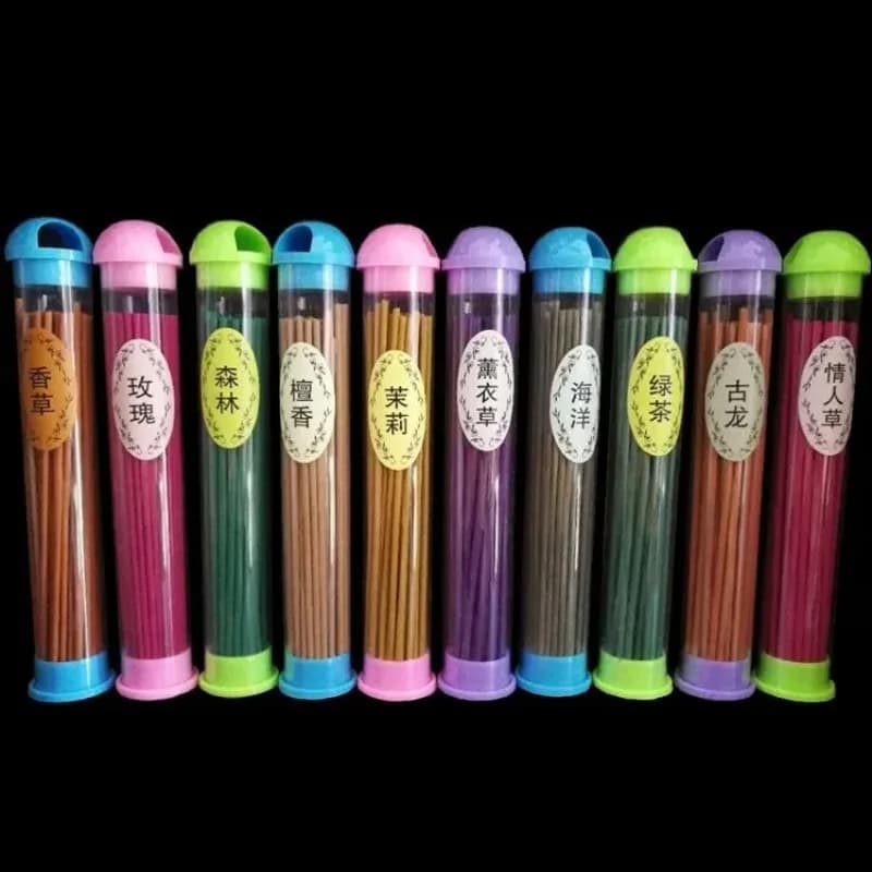 1 scatola da circa 50 mini bastoncini d'incenso con un piccolo supporto