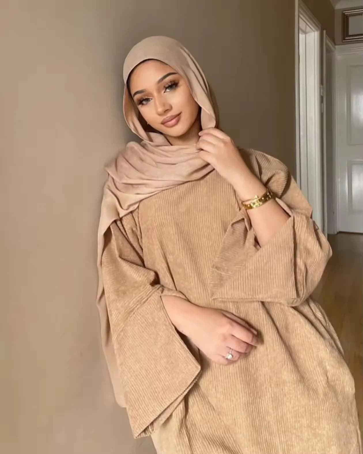 Velluto a coste Ramadan Dubai Abaya Abito di Lusso 2025 Arabo Musulmano Donne Abbigliamento Modesto Islam Partito Cappotto Caftano Moda Turchia Vestaglie