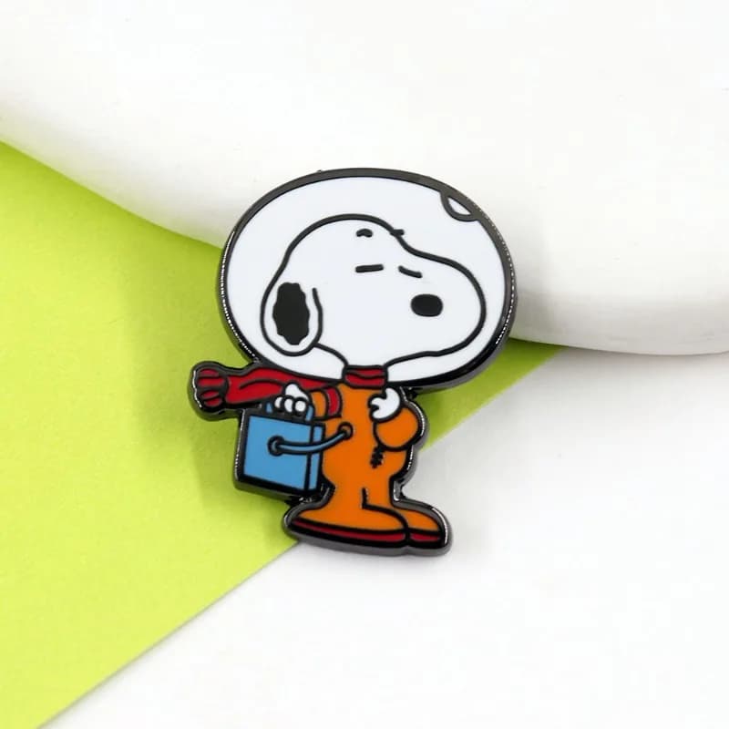 Nuove spille smaltate Snoopyed, simpatiche spille a cartone animato per donna, uomo, spille da risvolto, per zaini, borse, distintivi, regali per bambini, accessori per abbigliamento, idea regalo