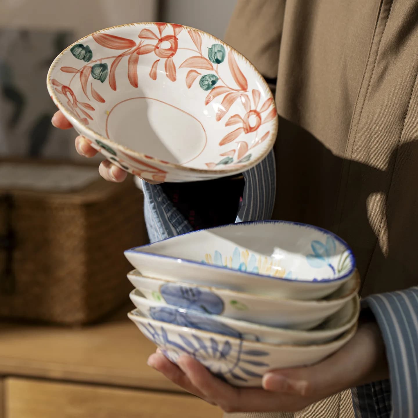 Exquisite Hand‑painted Japanese‑style Ceramic Plate for Fruits Dried Fruits Pastries Creative Desserts Tea Snacks