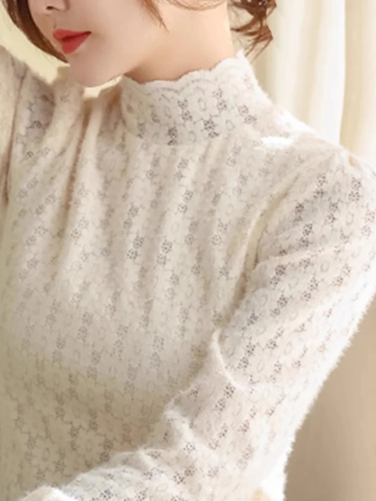 Maglia a maniche lunghe in pile foderato con pizzo, nuova collezione Autunno Inverno 2024, top elegante e unico a collo alto/semi alto per l'uso interno