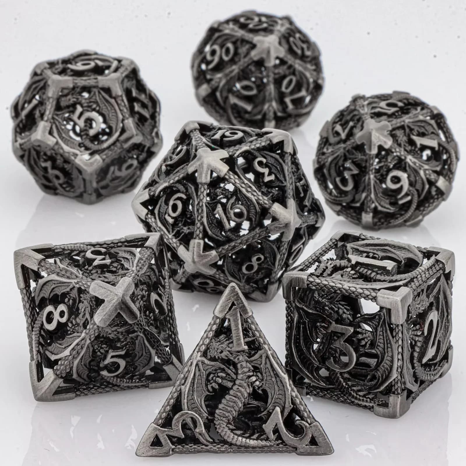 Set di Dadi in Metallo Cavo per D&D Dungeons and Dragons, Dadi da Gioco MTG Pathfinder, Tappetino da Gioco Magic, 7 Dadi Poliedrici D&D