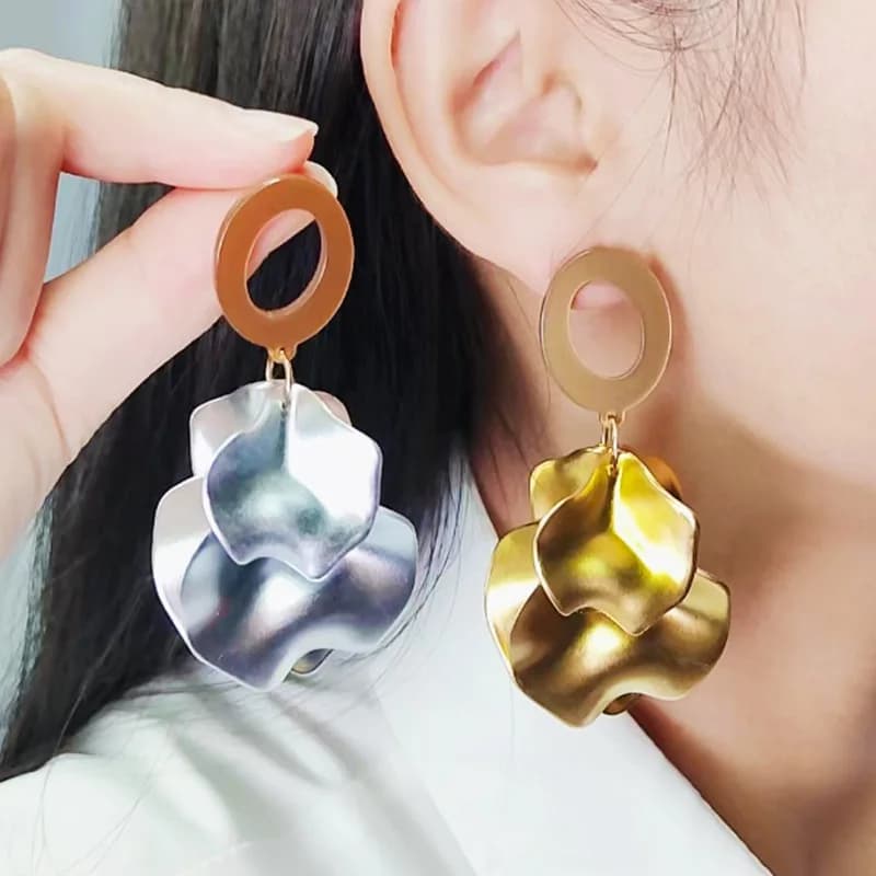 Women Spray Paint Petal Stitching Earrings