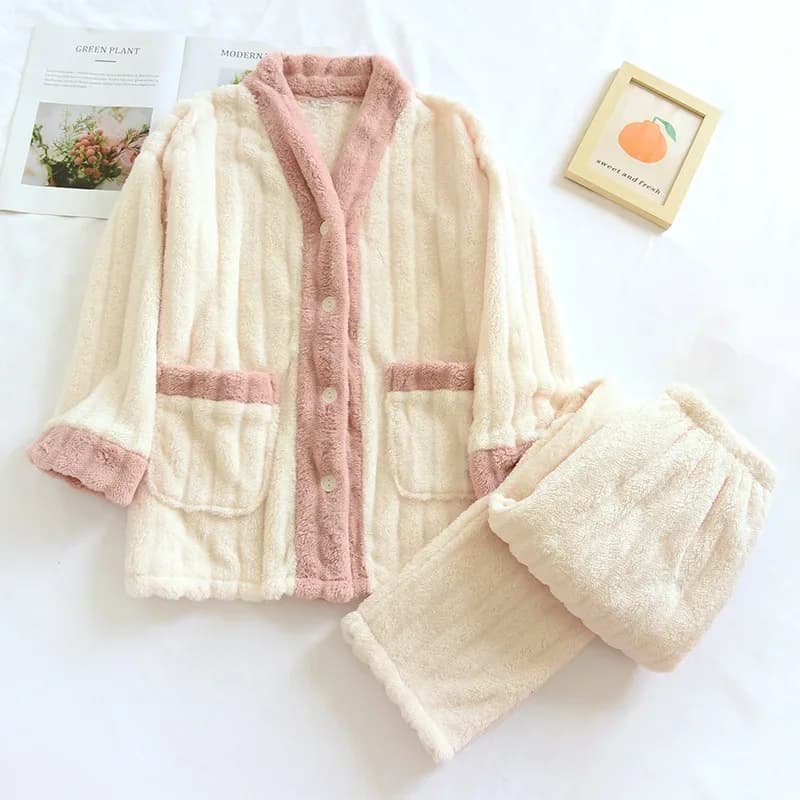 2026 Autunno/Inverno delle nuove donne Pigiama Set Flanella Addensato Caldo Carino Pantaloni a maniche lunghe Due pezzi Corallo del panno morbido Casa Pelliccia Delle Donne