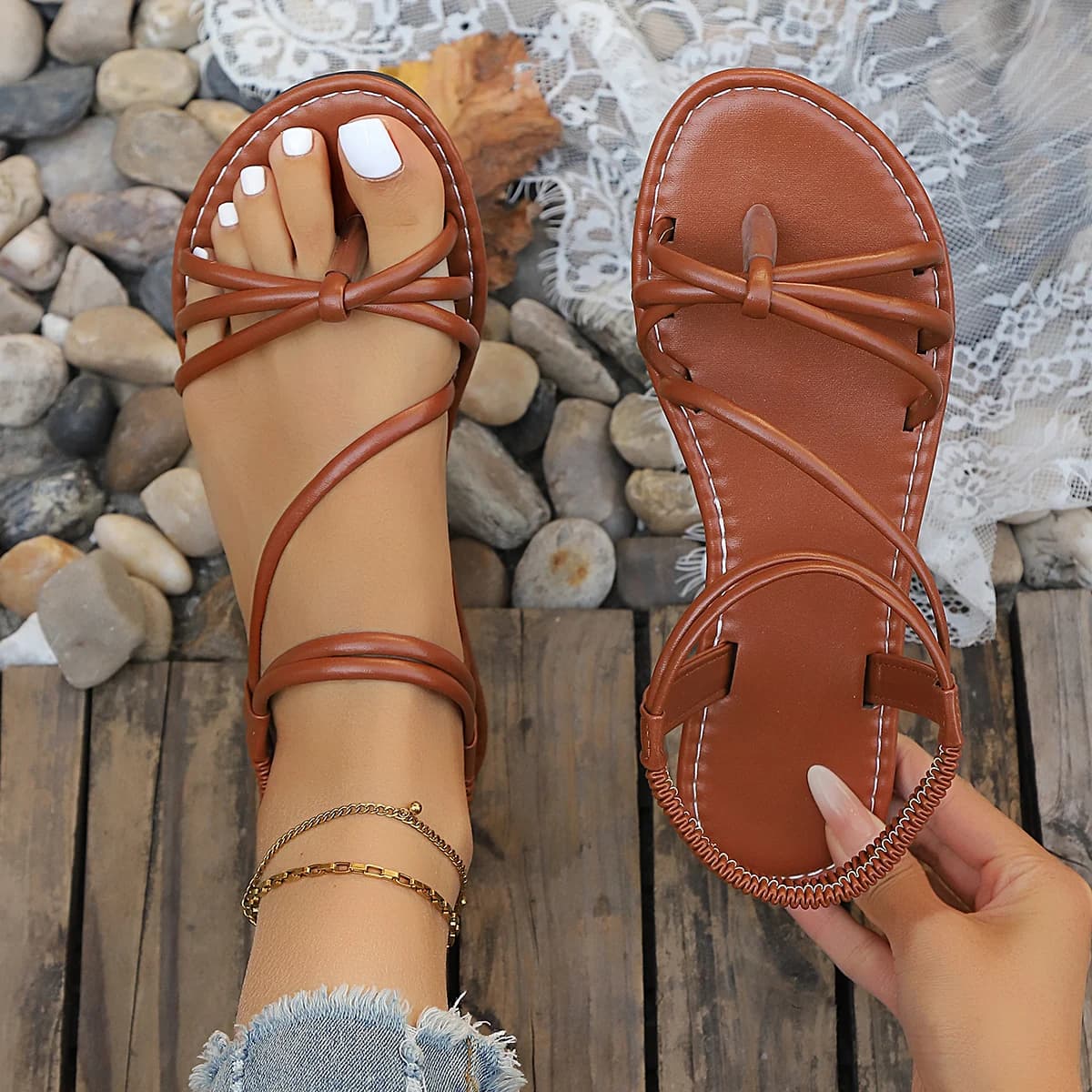 Sandali infradito marroni da donna Estate 2026, alla moda, con punta tonda, piatti, stile gladiatore, comodi sandali da spiaggia per donna