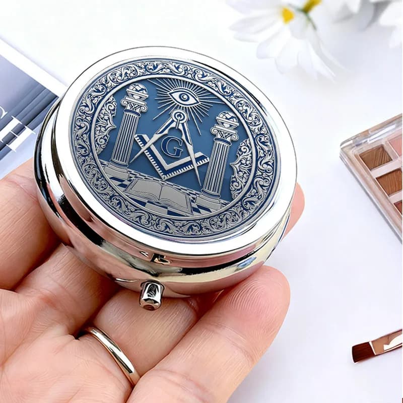 Moso Free Association Square Metal Pill Box, Mini 3-Compartment Travel Pill Box, Portable Medicine Storage Box, suitable for wallets, small pill box, unique gift for men, Moso Free Association badge, blue and silver durable travel accessory