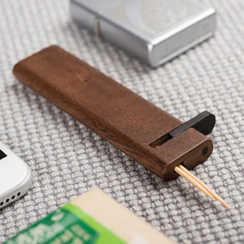 Natural walnut toothpick holder Wooden toothpick box Portable toothpick case Outdoor travel needle case
