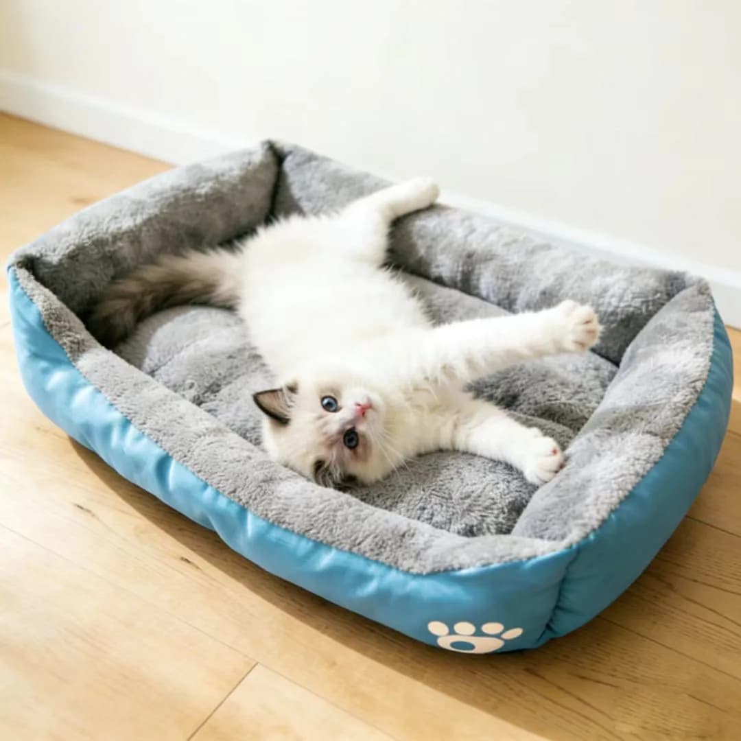 Cuccia accogliente in peluche per cani e gatti, cuscino caldo e morbido con fondo antiscivolo per uso interno