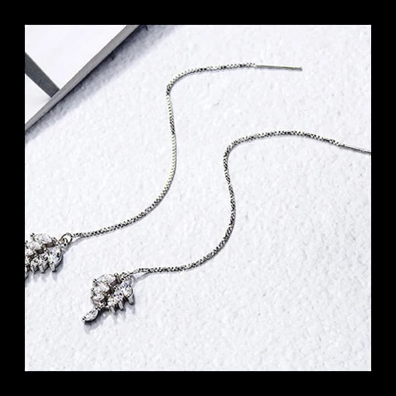 Orecchini a bottone con zirconi hip-hop alla moda per ragazze Orecchini con frange lunghe Orecchini con foglie di temperamento Gioielli per orecchie