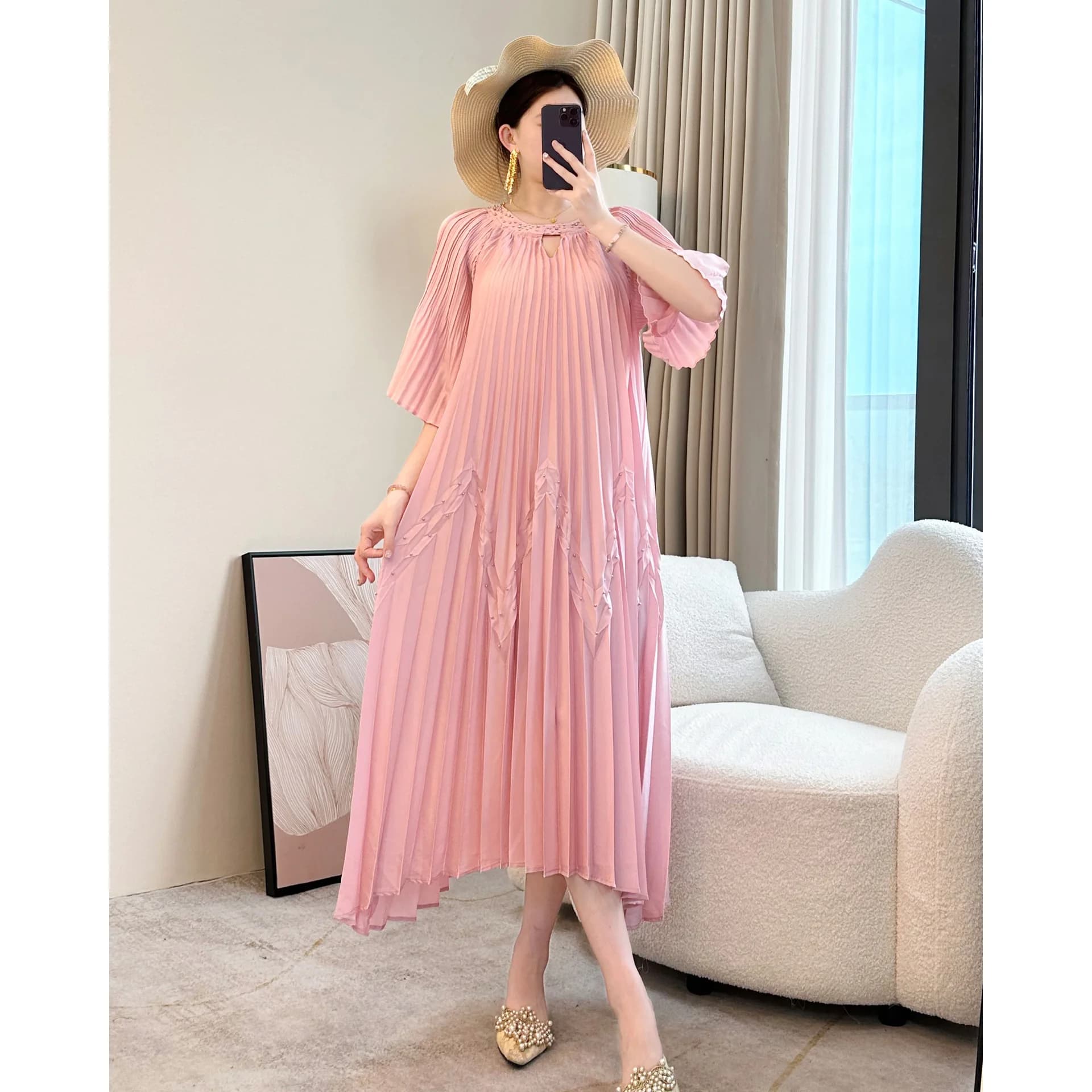 2025 Estate Nuovo Elegante Temperamento Francese High-end Abito a Pendolo Vacanza Estiva Stile Allentato Elegante Abiti Lunghi da Donna