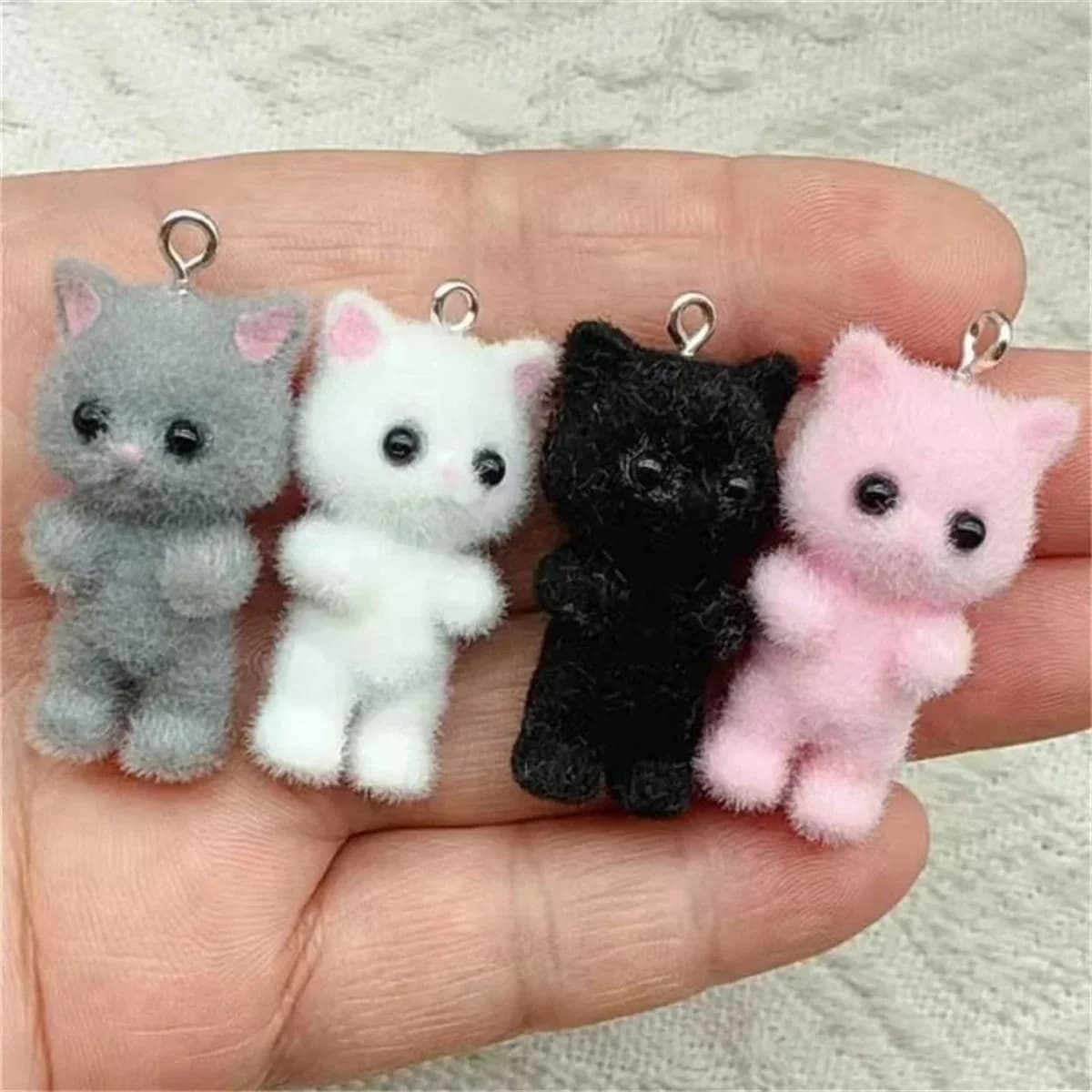 DW86 4pcs Kawaii 3D Fluffy Flocking Resin Cat Animal Charms Pendant Colorful Keychain Necklace Pendant DIY Crafts Jewelry Making