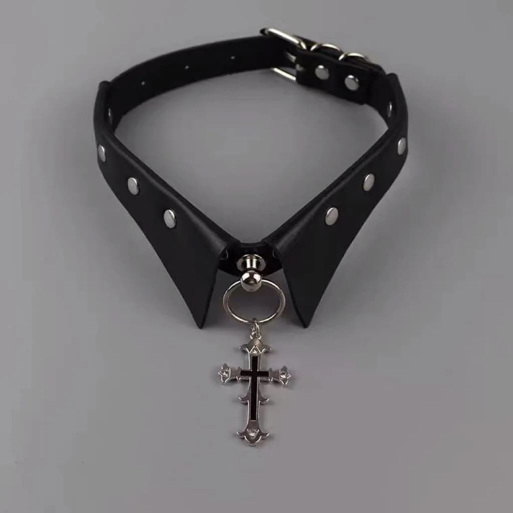 Un collare a croce finta, collana girocollo punk gotico scuro, catena con clavicola per ragazza calda in metallo Harajuku, creazione di un'atmosfera