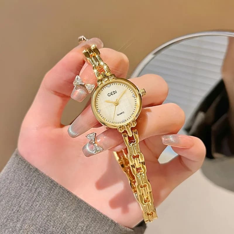 Fashionable Women's Wrist Watch Quartz With Luxury Rhinestones For Women's Watch Simple Wrist Watch With Gift Watch