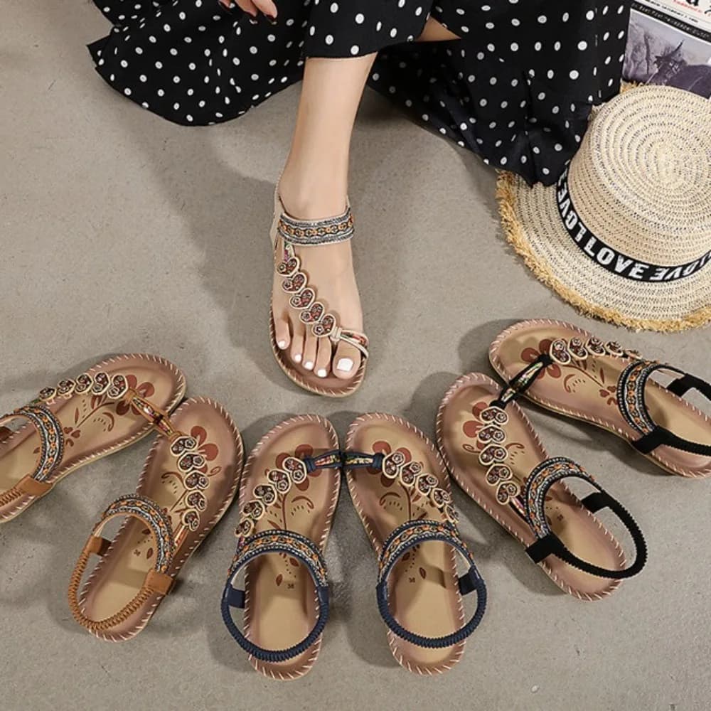 Sandali stile bohemien in cristallo moda Sandali piatti da esterno a forma di cuore Scarpe da donna Sandali infradito da spiaggia Donna