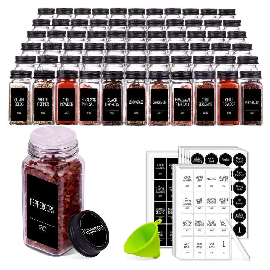 Set di 66 Barattoli per Spezie con 547 Etichette, Contenitori in Vetro da 4oz con Coperchi in Metallo Nero, Coperchi Dosatori, Imbuto, Cucchiaio