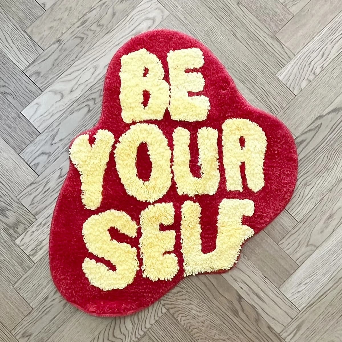 Be Yourself Tufted Rug Irregular Heart Shaped Area Rug Soft Plush Non Slip Floor Mat for Bedroom Living Room Dorm Decor