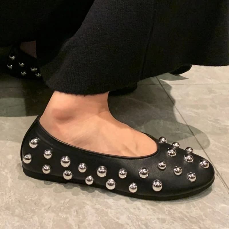 2025 New Rivet Round Toe Flat Shoes Luxury Black Leather Sandals Metal Hollow Design Mary Jane Shoes 35-42 Zapatos De Mujer