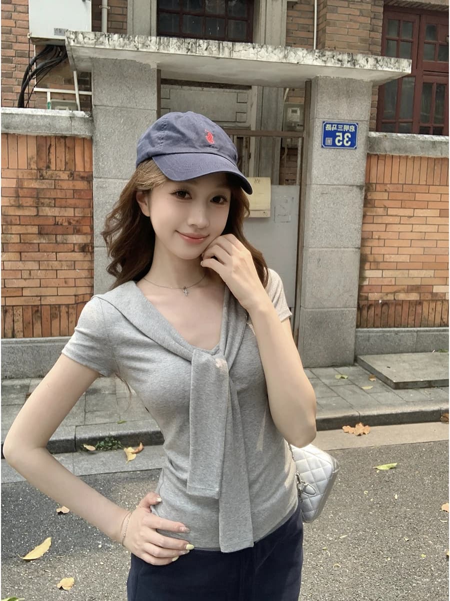 Nuova T-shirt Estiva da Donna Slim Fit a Maniche Corte con Scollo a V e Cintura, Stile Finto Due Pezzi, Top Casual Coreano alla Moda per il Lavoro