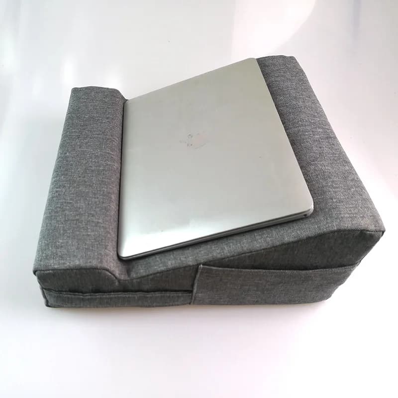 Supporto Multifunzionale per Laptop con Borsa Portaoggetti, Supporto per Tablet in Morbida Schiuma con Cuscino, Supporto per Telefono per Studio e Lavoro
