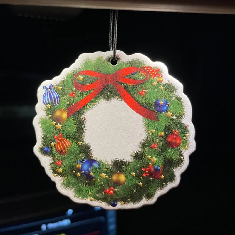Ornamento della ghirlanda di Natale Decorazione dell'albero di Natale Farfalla Campana di frutta Pigna Scoiattolo Profumo della brezza di mare di Babbo Natale (profumo romantico) Deodorante per auto, Profumo, Accessori per auto
