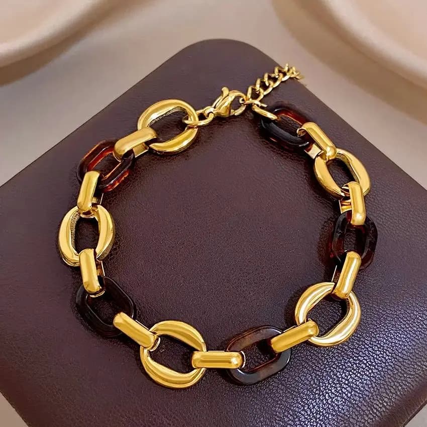 DODOHAO Classic Punk Style Acrylic Stainless Steel Interlocking Link Bracelet for Women Golden Bangle Waterproof Jewelry Gift