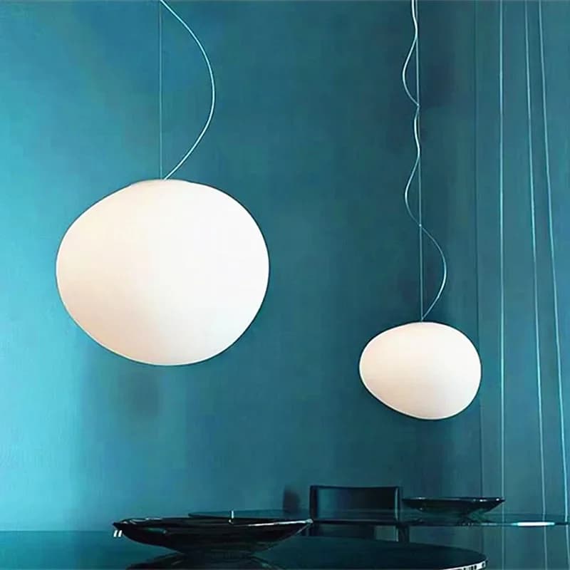 Lampadario singolo bianco minimalista a forma di ciottoli sopra il tavolo da pranzo, tromba delle scale dello studio della camera da letto, corpo luminoso decorativo