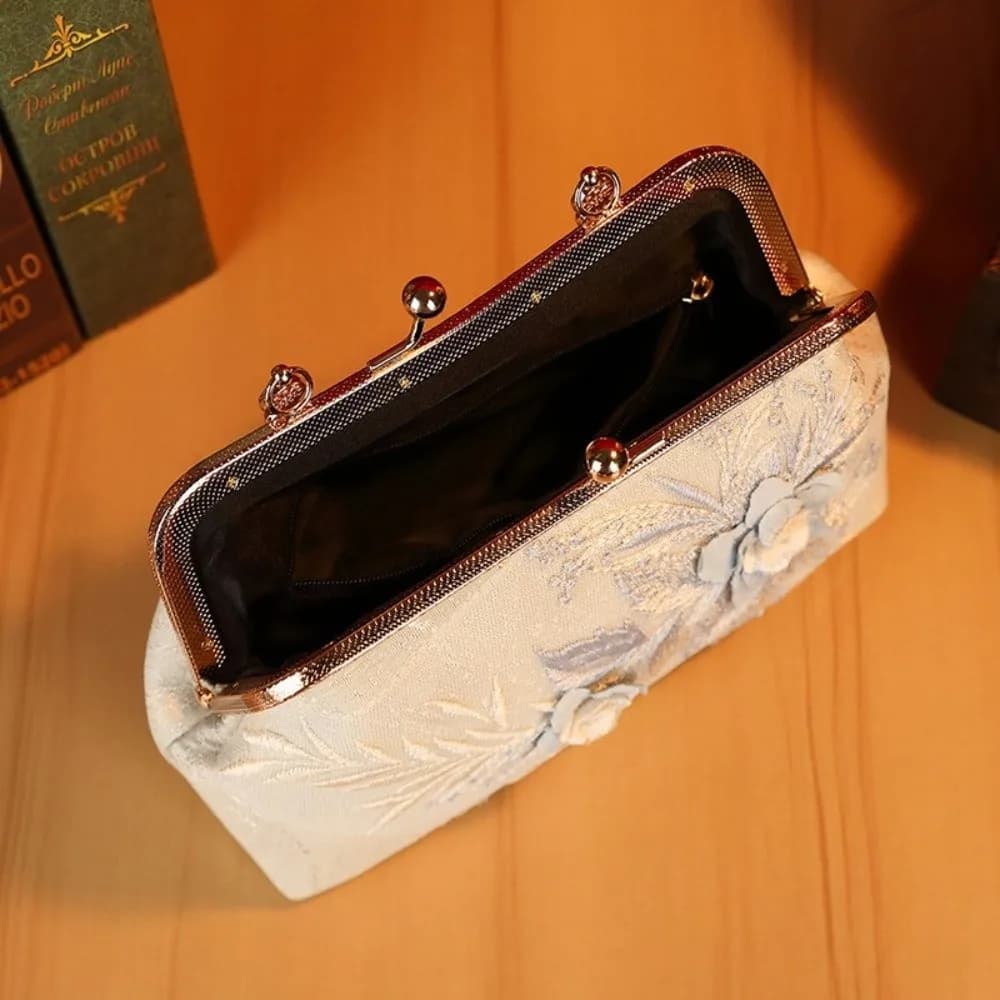 Vintage Embroidered Kiss Lock Handbag Chinese Style Top-Handle Pearl Chain Bag Tassel Small Square Floral Lace Evening Bag Bride