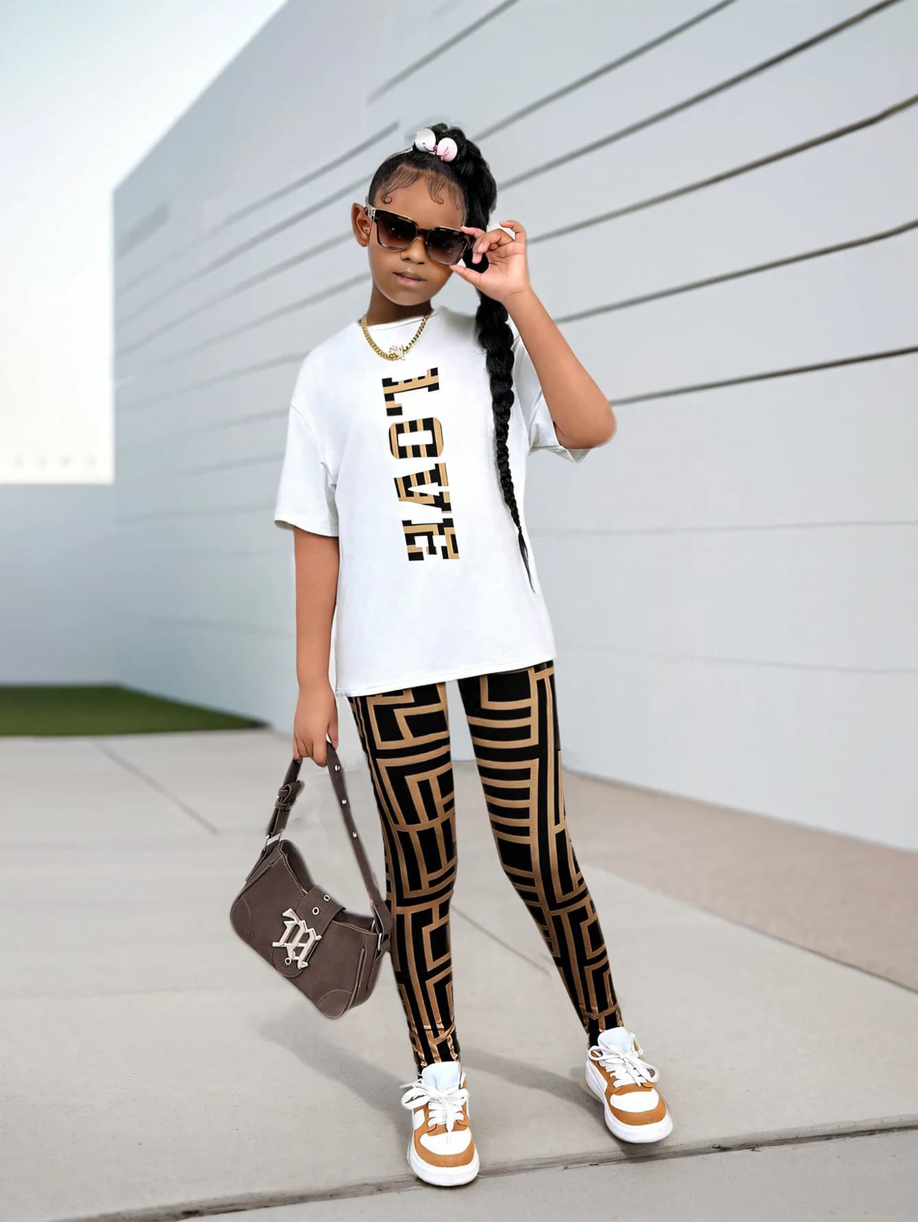 Set di 2 pezzi per ragazze con maglietta con grafica 'Love' e leggings leopardati, outfit casual streetwear per bambini